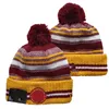 Новые футбольные шапочки 2021 Sideline Sport Pom Cufted Knit Hat Knit Hat Pom Pom Cap Cap 32 Teams Knits Mix и сопоставить все колпачки