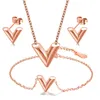 Collares colgantes Diseño clásico V Collar de letras para mujer Pendientes Pulsera Regalo de joyería de fiesta de lujo