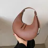 Sacs Design de niche pour femmes, nouvelle mode d'été, sac demi-lune à une épaule sous les bras