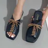 Тапочки Pantufas Femininas Com Reorente de Pelo Chinelos Modernos Para o Outono Chanes Slidas Com Correte Para Casa Sapatos Baixos de 220307