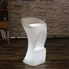 クリエイティブなPEプラスチック契約スタイルの椅子LEDの発光スツールバーレジャーハイバックレストシングルキャンプ家具