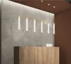 Modern minimalistisk matsal ljuskrona lyxig kristall lampa nordisk hem interiör belysning vardagsrum kök