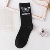 Mode nouveaux hommes chaussettes japonais coton dessin animé motif Hip Hop Style respirant mi Tube chaussettes planche à roulettes chaussettes douces longues chaussettes pour hommes gaiers