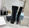 2021 Wysokiej jakości zimowe długie buty! Pokaż modę Wyjątkowa podkowa Obcas 4.5 cm Skórzany Designer Buty Ball Street Martin Boot Luksusowy zamek błyskawiczny rozmiar 35-40