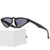 Moda wąskie okulary przeciwsłoneczne Unisex Plastikowe Proste Trójkąt Ramki Okulary przeciwsłoneczne z trójkątów UV400 Soczewki 5 Kolory Hurtownie