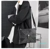 Designer schoudertassen koppeling voor man punkelementen luxe messenger tas schedel patroon satchel clutch tas mode klinknagels mannen hangbags zacht