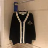 Broderie Bee Couples tricots Cardigan Automne Automne Pulls à manches longues Marque Manteaux tricotés pour hommes et femmes