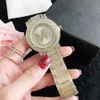 Relojes de marca Mujer Chica Diamante Cristal Letras grandes Estilo Metal Banda de acero Reloj de pulsera de cuarzo M126