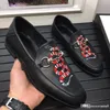 A1 New Herr Top Märke Designer Skor Man Tudded Spike Loafer Casual Dress Flat Skor Lazy Person Slip-On Casual Shoe Loafers 33