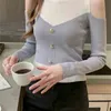 Otwarty ramię Dzianiny sweter Kobiety Spring Color-Blocked Pełny rękaw O-Neck Buttons Slim Moda Bluzy Topy 210513