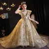 2021 Bebê Bebê Flor Vestidos Jóia Pescoço Appliqued Gold Lantejoulas Girl Pageant Vestido Cascading Ruffle Sweep Train Feito Personalizado Vestidos de Aniversário