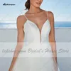 Lakshmigown Flowy White Bridal Robe Beach Dress Spaghett Strap Sommar 2021 Sexiga Ruffles Tulle Bröllopsklänningar Poolging