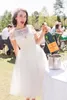 Vintage kort A-line bröllopsklänning med keps ärmar Land Bröllopklänningar Knä längd Elfenben Lace Appliqued Toptulle Bride Formal Dresses Vestido de Novia
