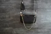 Torby na ramię Torby Torba Kobiet Torebki Kobiety Crossbody Torebki Skórzane Sprzęgło Plecak Portfel Z Dobrym Lether Wash Makeup Torebka Taurillon Black Embossed Letter