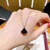 Luxury Designer Necklace Classic Fashion Choker Elegance Fanshaped Jewelry Necklace Pendant Highend Present Box Packaging6695567