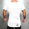 MuscleGuys Marka Giyim Moda T-Shirt Erkekler Yırtık Delik Kısa Kollu Tee Gömlek Rahat Hip Hop Spor Tshirt Yaz 210421