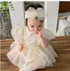 Koreansk Born Baby Girls Puff Sleeve Kläder Toddler Lovely Dress Onesie Princess Tutu Kläder Bows Ställ ut Outfit 210529