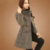 Dameswolmengsels jas Winter Herfst Mode Elegante Moeder Turtleneck Plaid Slanke Lange Tweed Wollen Bovenkleding Vrouw 211014