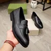 2021Formal Mens Designer Dress Shoes Gold Black Fashion Wedding Prom Evening Män Toe Shoe Plus Storlek Hög kvalitet.