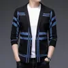 Mode Trui Mannen Streep V-Collar Gebreide Button Up Cardigan Koreaanse truien Mannen Slanke Fit Luxe kleding