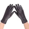 Пять пальцев перчатки осенью и зимой 2021 года