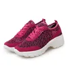 2021 Designer de tênis para mulheres Branco Cinza Roxo Rosa Preto Moda Mens Treinadores de Alta Qualidade Exterior Esportes Sneakers Tamanho 35-42 WJ