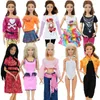 8個のPCSミックス手作りファッション衣装毎日カジュアルウェアブラウスシャツアメリカの女の子人形アクセサリーおもちゃのためのベストボトムパンツスカート服