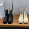 Damen-Plateau-Lederschuhe von The Row, weiße Ankle-Boots aus glattem Leder, Plateau-Reißverschluss, Slip-On, runde Zehen, Blockabsätze, flache Keile, Stiefeletten, klobige Stiefel, Designer 32