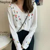 Summer Style Flower Embroidery V-neck Ladies Sweater Loose Single-breasted Long-sleeved Cardigan Jacket Women 210422