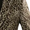 Мужская леопардовая печать 3шт бархатный костюм (куртка + брюки + шляпы) диджей ночной клуб бар костюм с брюками мужские сценические певица вечеринка костюм выпускного вечера 3XL 210522