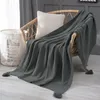 Одеяла простые современные серые досуг одеяло офис модель комнаты NAP обед перерыв конечный полотенце диван одеяло.