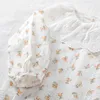 Vår Höst Spädbarn Baby Rompers Girls Flower Long Sleeve Lace Collar Kläder 210429