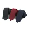 cravatta magra abita nera