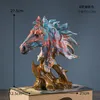 Nouveauté Articles Aigle Cheval Lion Sculpture Ornement Couleur Peinture À L'huile Résine Statue Pour Intérieur Décor À La Maison Modèle Creative Salon Artisanat