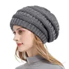 Moda Sonbahar Kış Kalınlaşmış Sıcak Şapka Kadınlar için Elastik Saten Astar Geometrik Yün Örme Şapka Katı El Yapımı Beanie Cap Kadın Bonnet