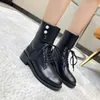 Kvalitet Martin Jennie Bottes Women Boots Laureate Love Womens Black Real Leather Medal Goarse Non-Slip Winter Shoes Storlek 35-41