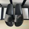 Slipper clássico Venda Bem Borracha Sandálias Slides Floral Brocade Homens Mulheres Moda Chinelos Vermelho Branco Engrenagem Bottoms Casual B2021