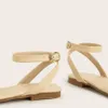 女性のサンダル2021スライド夏の金属サンダルシューズの女性のファッションスライドの女性の外側のフラットの外の女性のためのスリッパの靴wenshet