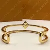 2021 Klasyczny styl damski projektanci bransoletki bransoletki z pudełkiem mody kobiety drobna biżuteria dama złota brzestce luksusowe akcesoria 21102849xs