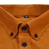 Camicia di velluto a coste da uomo oversize 6XL casual Solid Vintage Super Soft 100% cotone Primavera Autunno Tasca da lavoro Tasca esterna camicetta 210609