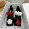 Mary Janes schoenen voor meisjes lente glanzend lederen bloemen decor dikke hoge hak pompen vrouwen Britse stijl enkele schoen