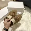 2021 مصممة السيدات النعال الموضة في جميع المطابقة رسالة صندل مطرزة على الشاطئ Flip-Flops أسود أبيض وردي 34-41