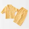 Frühling Sommer Kleinkind Kleidung Baby BoySuit Top + Hosen 2 stücke Mädchen Polka Dot Muster Pyjamas Kleidung Set 210528