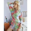 Frauen Zwei Stück Set Mode Tie Dye Drucken Casual Pullover Top Kordelzug Shorts Damen Freizeit Lose Sommer Zwei-stück anzüge 210422