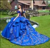 Glitter Plus Size Ball Gown Quinceanera Abiti Off Shouder Senza spalline blu reale Appliqued Lace-up corsetto Principessa in rilievo Abiti da spettacolo formale