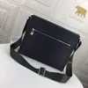 Luxe ontwerpers Mens Messenger Bags Fashion Leather Outdoor met ornamenten Crossbody tas man document opslagzak handtas