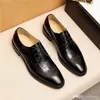 A1 Luxe Merken PU Lederen Mode Mannen Business Jurk Loafers Pointy Black Shoes Oxford Ademend formele Trouwschoenen 45 33