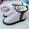 Designer Wggs australiano classico mini stivali trasparenti Australia donna donna inverno neve pelliccia ragazze pelose Kid uomo satin boot stivaletti alla caviglia neve mezzo ginocchio wgg scarpe