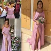 2021 Blush Chiffon Brautjungfernkleider Sweet Heart Side Split Sweep Zug Drapierte Garden Country Hochzeitsgästekleider Kleid der Trauzeugin Günstig