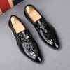 Sapatos sociais masculinos de grife 2023 Mocassins luxuosos com estampa de crocodilo casamento Noivo Calçados casuais Tamanho EUR: 38-44